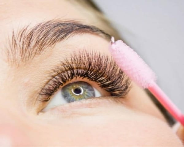 ריסים עבים וארוכים